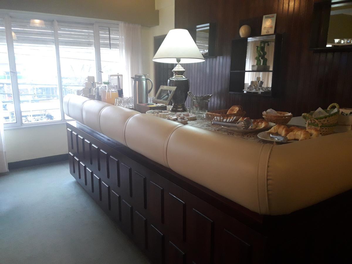 Iberia Hotel Olascoaga ניוקואן מראה חיצוני תמונה