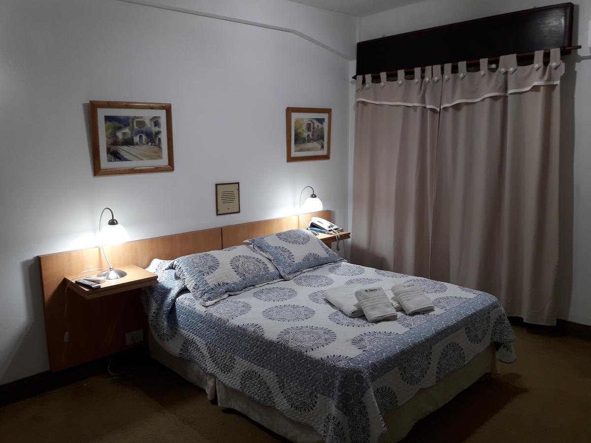 Iberia Hotel Olascoaga ניוקואן מראה חיצוני תמונה